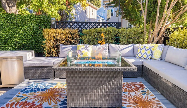 Luxury Living: Walkers Paradise / Hidden Oasis