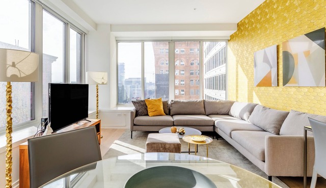 Luxury One Bedroom with Resort Amenities in SoMa