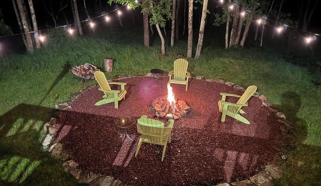 Luxury Poconos Chalet - Hot Tub, Fire Pit, Wineries , Breweries & Pet-Friendly!