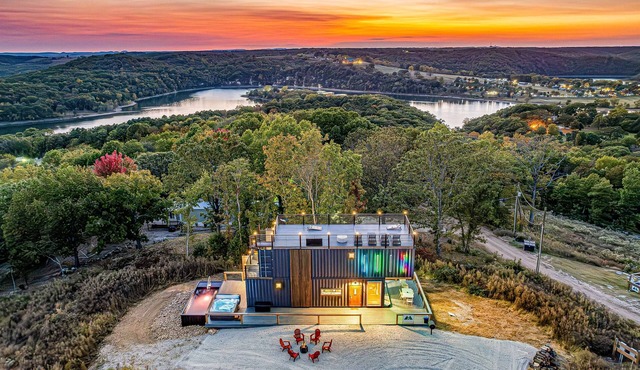 Luxury Table Rock Lake Retreat| Pool Hot Tub