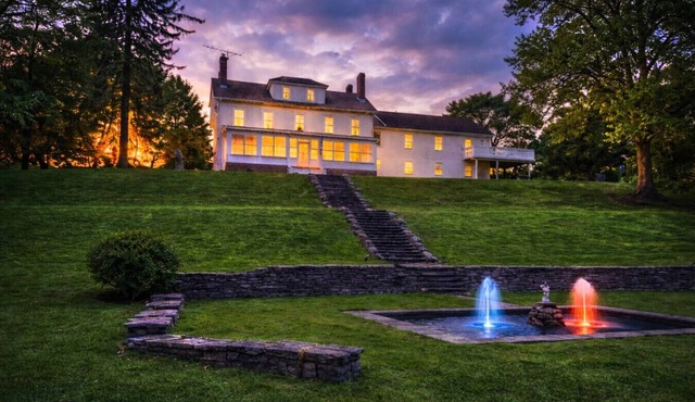 Magical Family Escape, Pool, HotTub, Pets, <1 Hr NYC