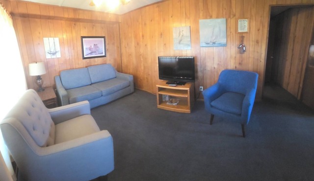 Magnificent Lake Norfork Condo #15 Located at Teal Point Resort