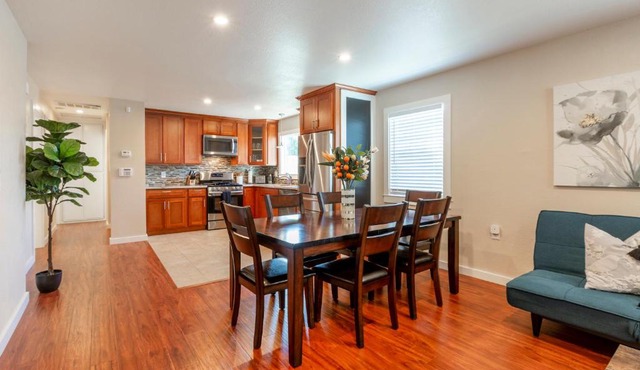 #Marbella Lane - 3BR Upper Level House in Downtown SJ 11-Min to Levi's