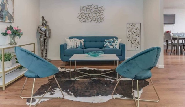 @ Marbella Lane - Boho 'n Sleek Rtreat | Pool Tble