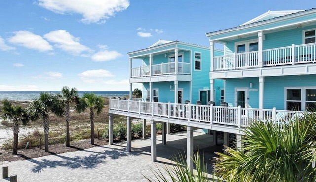 Mariner 1: BeachFront Duplex Cottage A, Gulf Front Views!