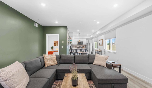 Massive Multi-Unit Home, Sleeps 25, 2 Car Garage