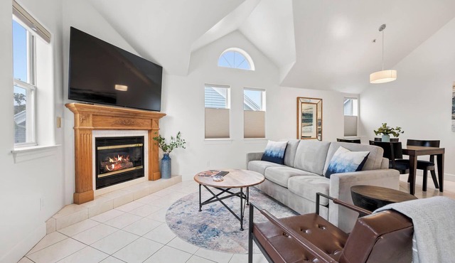 Mavericks Penthouse – Downtown Luxury on Main Street, Half Moon Bay