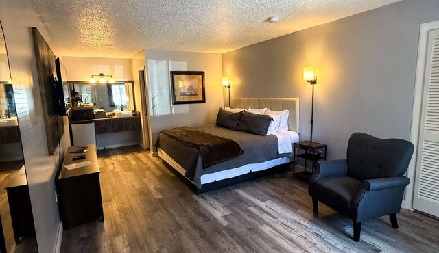 Miami Suite 102 at Tradewinds
