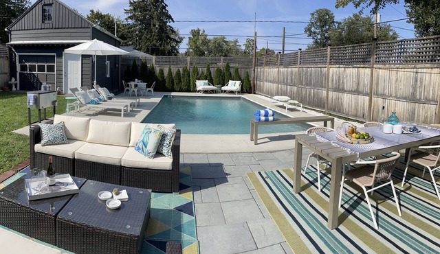 Mid- Century cottage, Outdoor Oasis
