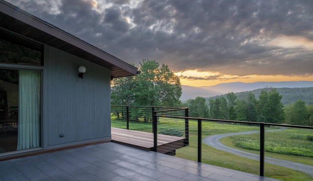 Mid Century Modern 4 bedroom home with sweeping mountain views in Williamstown