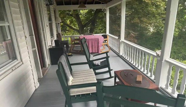 Middle of Everywhere. 3 BR!