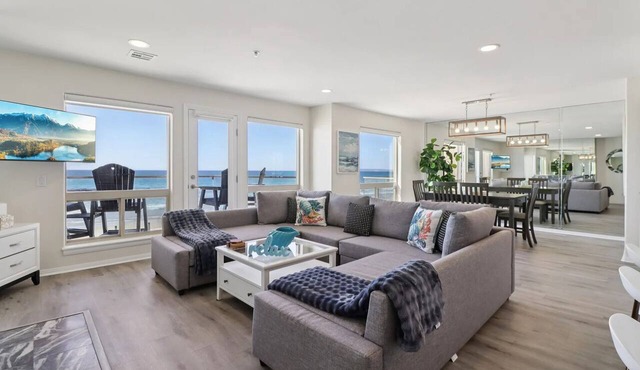Modern Coastal Escape with Breathtaking Ocean View, Communal Pool and Barbecue