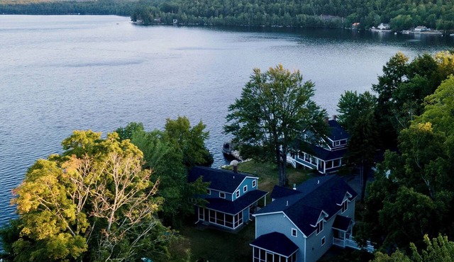 Modern lakefront ADA accessible 4BR, 3.5 BA house