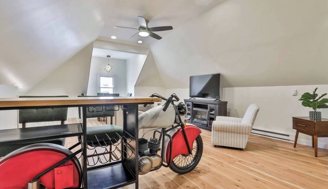 Modern Private Near Downtown & Hgwy