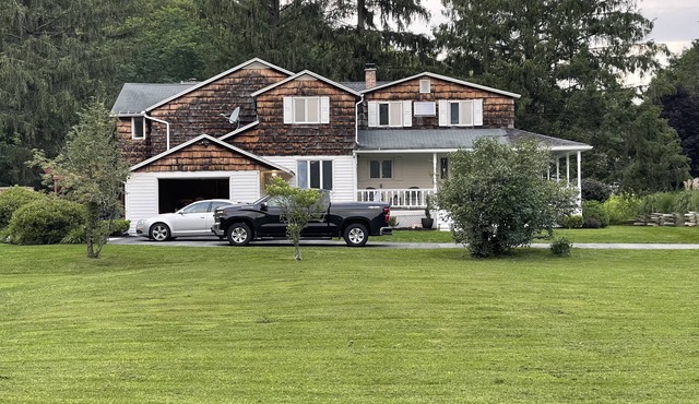 Modern Rustic 5 Bedroom Home In the Foothills of the Catskills Mountains. 5 ⭐️