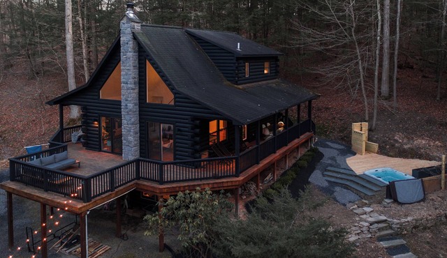 Mossybrook Hideout: Dog Friendly Oasis in High Falls w/Hot Tub
