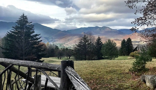 Mountain getaway: Work-From-Home with spectacular views!