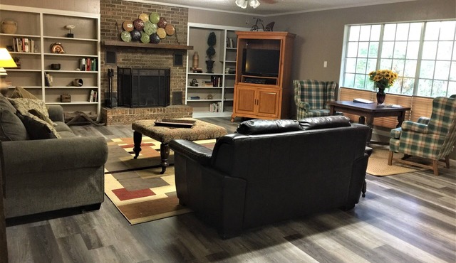 Mountain Harbor's four bedroom house by RedAwning