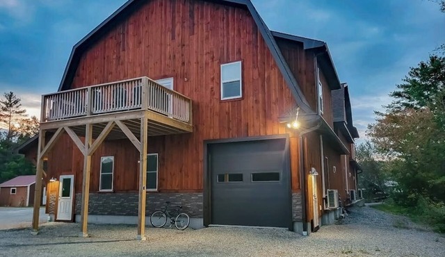 Mountain view retreat with furnished deck, kitchen, gas grill, & washer/dryer