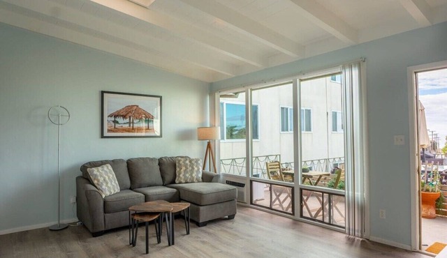 Nautical Ocean View Unit Above WindanSea