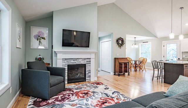 NEW! Charming 2-Bedroom in Beautiful Freeport!