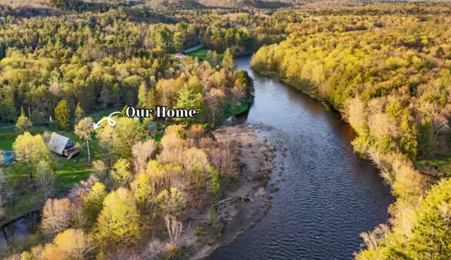 NEW creekside Home w Firepit BBQ Kayak Pets