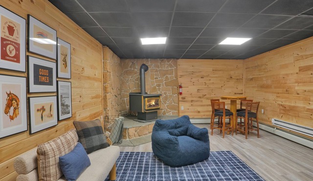 NEW! Private Escape w/Home Theater - Hot Tub - Game Room