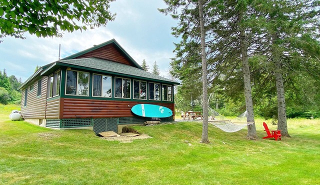 Niboban Cabin 5 right on Rangeley Lake with a screened porch, fire pit, hammock, WiFi and dock!