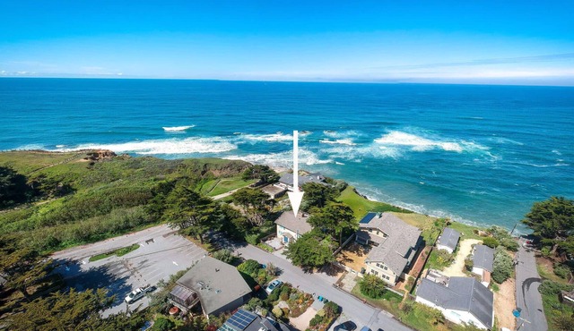 Oceanfront Home Retreat w/Breathtaking Views of Fitzgerald Marine Reserve