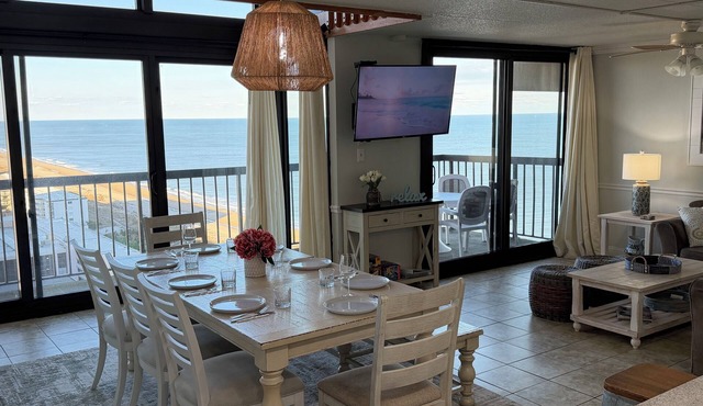 Oceanfront Penthouse, great views, Best Amenities, Spacious Sleeps 14, 3 Pools