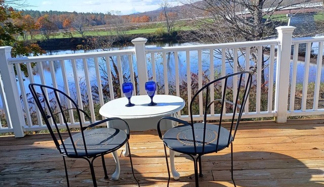 Old River House Rumford Point. 14 mins to Sunday River