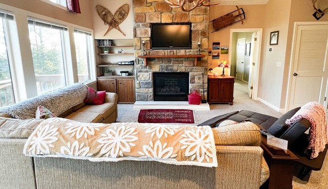 Only 3 BDRM in Northgate. Discounts on ski season weeknights!