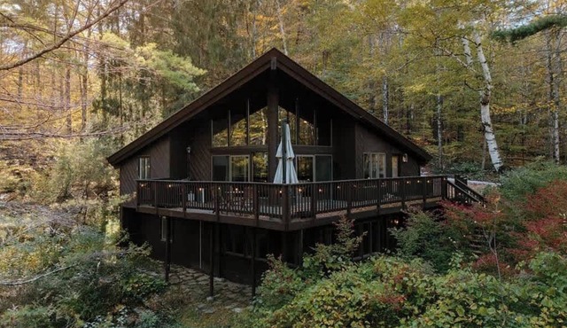 Owl Brook House - Midcentury Escape near Manchester