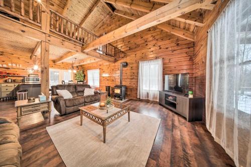 Panama Cabin on 36 Acres w/Hot Tub & Trails!