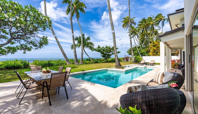 Paradise Beach Estate: 6BR Oceanfront Villa w/Pool, Spa & Views