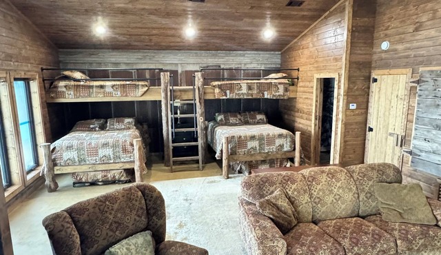 Paradiso sunrise waterfront cabin sleeps 10 with large open room and AC, WiFi