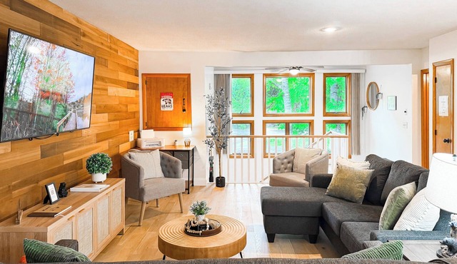 Perfect Summer Getaway-Near Storyland