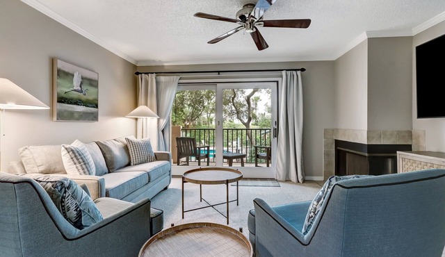 Pet Friendly | Beautifully Furnished 2nd Floor SailmakerTownhome | 2.5 Minute Walk to the Beach