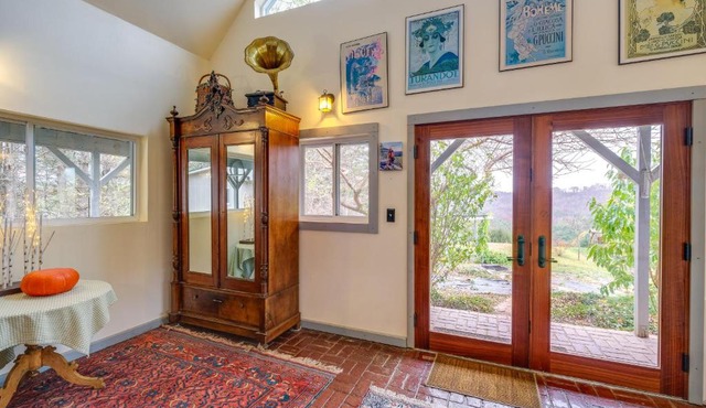 Pet-Friendly Pilot Studio w/Vineyard Views! in Pilot