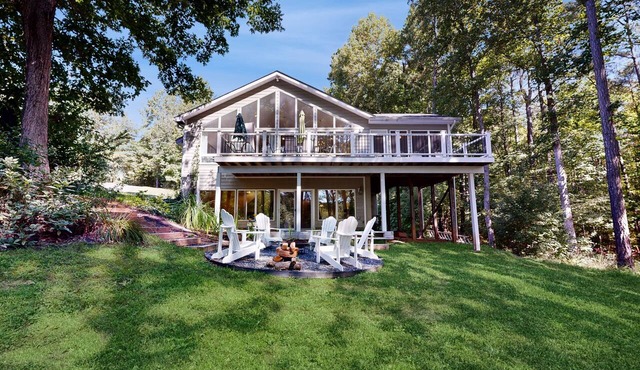 Pet Friendly, pool table, ping pong, fire pit, free WIFI in Bumpass