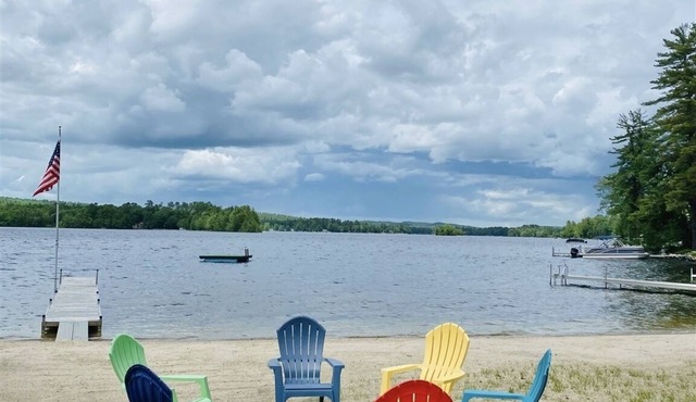 PET FRIENDLY WITH A SANDY BEACH AND DOCK