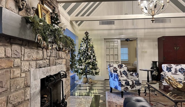 Pine Hill Estate- 3 Homes | Hot Tub + Boat Dock
