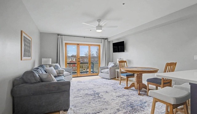 Premier St Elmo Unit w Large Balcony over Park