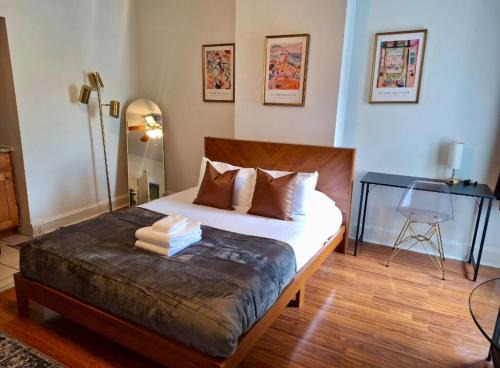 Prime Location Studio in Center City with Fast Wifi