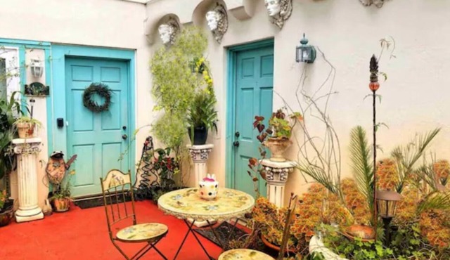 Private Cozy suite in Los Gatos -Saratoga walking distance to downtown.