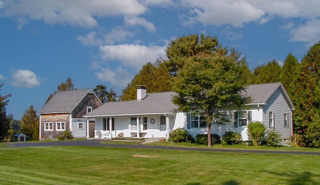 Private dock on Sheepscot River Minutes from town & Coastal Maine Botanical Gardens!