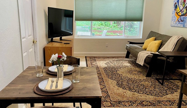Private Ground-Level Studio near Public Transit, Shopping, & Nature