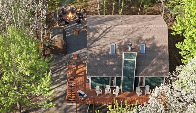 Private Lake Community ✦ Fire Pit ✦ Game Room ✦ Pool Table