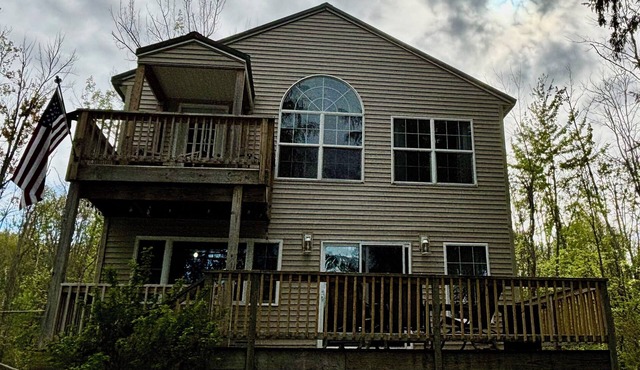 Private, Peaceful 3 Bedroom 3 Bath Home on Horseshoe Island Minutes to Micron