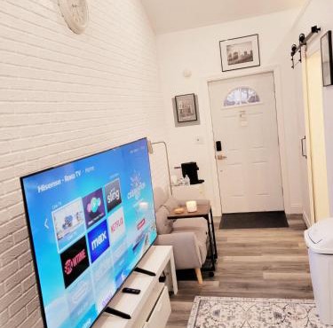 Private studio guesthouse in Watertown CT